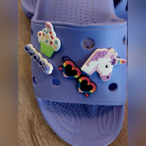 Women's croc sandals - Picture 2 of 3